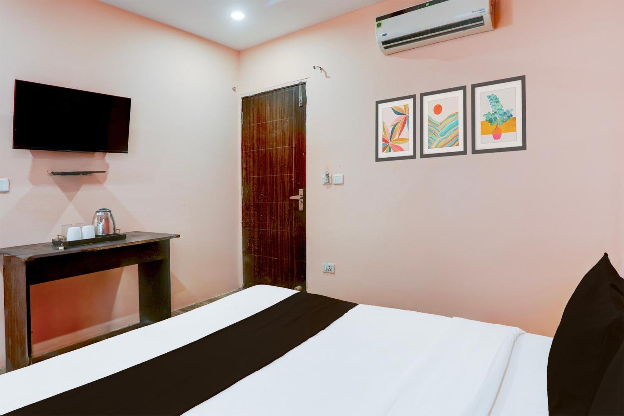 Super Hotel O S J Residency Delhi  Eksteriør billede